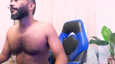 Valentine online show from December 2024 06:49:01 PM