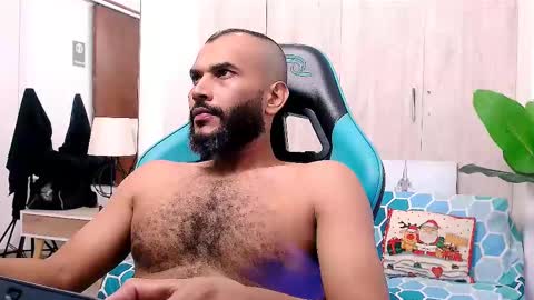 Valentine online show from December 2024 11:57:02 AM