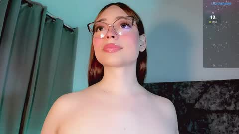 Snapshot of valentina_alba chatting on May 2026 10:52:02 PM Valentina online show from May 2026 10:52:02 PM