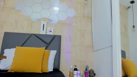 Snapshot of valentina_diiaz chatting on November 2025 12:51:01 PM Velentina online show from November 2025 12:51:01 PM