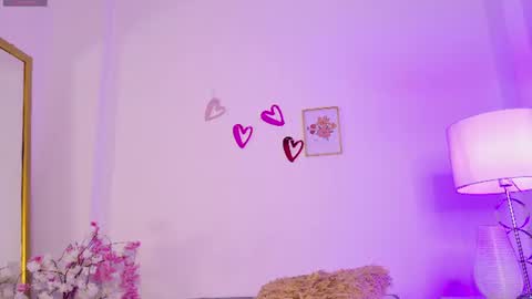 Snapshot of valentina_king18 chatting on June 2026 11:24:02 PM VALENTINA online show from June 2026 11:24:02 PM