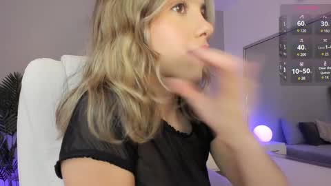 VALENTINA  online show from March 2025 11:48:01 PM