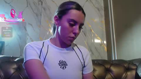 Valentina online show from October 2025 02:38:02 PM