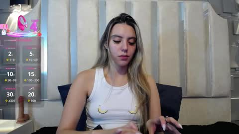 Snapshot of valentina_red18 chatting on April 2026 04:04:02 PM Valentina online show from April 2026 04:04:02 PM