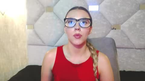 Snapshot of valentina_red18 chatting on May 2026 05:08:01 PM Valentina online show from May 2026 05:08:01 PM
