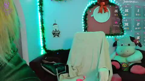 Snapshot of valentinamiller_ chatting on December 2024 09:37:01 PM Valentina 3 online show from December 2024 09:37:01 PM