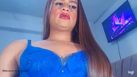 Snapshot of valentinaxxxdoll chatting on February 2026 08:23:01 PM VALENTINA online show from February 2026 08:23:01 PM