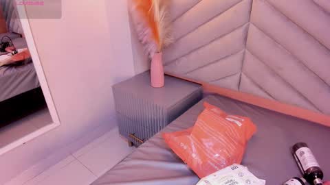 Snapshot of valentine_mia_ chatting on November 2025 07:30:02 PM Mia online show from November 2025 07:30:02 PM