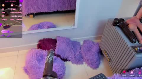 Mia  online show from April 2026 08:37:01 PM