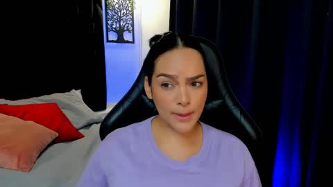 Snapshot of valentine_white chatting on March 2025 11:22:02 AM online show from March 2025 11:22:02 AM