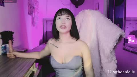 Snapshot of valentinna_5 chatting on April 2026 05:14:02 AM Danielle Please help me to reach 300 thumbs up online show from April 2026 05:14:02 AM