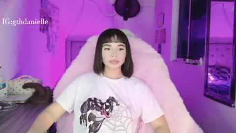 Snapshot of valentinna_5 chatting on May 2026 09:41:01 PM Danielle Please help me to reach 300 thumbs up online show from May 2026 09:41:01 PM