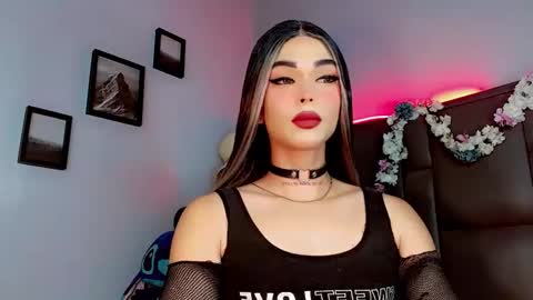 Snapshot of valentinne_marian chatting on September 2025 08:06:01 AM Marian online show from September 2025 08:06:01 AM