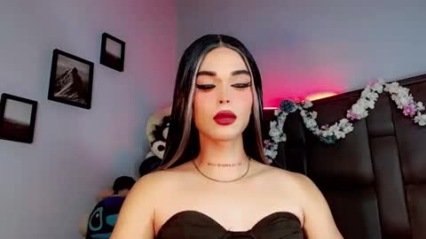 Snapshot of valentinne_marian chatting on September 2025 08:19:01 AM Marian online show from September 2025 08:19:01 AM