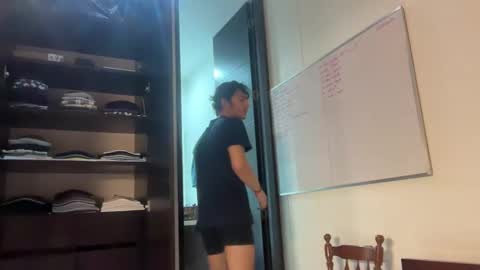 Snapshot of valentino_beaumont chatting on December 2024 01:10:01 AM Valentino Beaumont online show from December 2024 01:10:01 AM