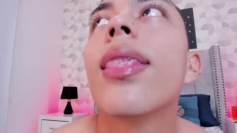 VALENTINO CASTAO online show from February 2025 07:59:01 PM