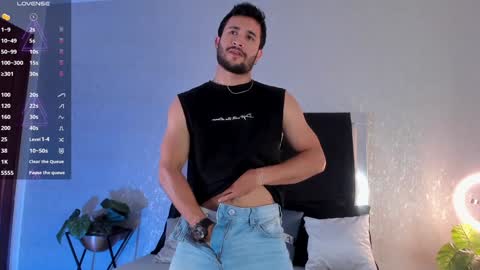 Valentino online show from December 2024 05:40:02 AM