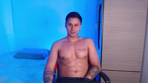 Snapshot of valentinosex_1 chatting on September 2025 01:08:02 AM VALENTINO online show from September 2025 01:08:02 AM