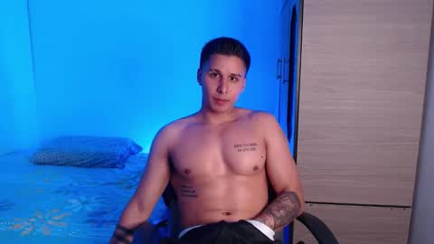 Snapshot of valentinosex_1 chatting on October 2025 11:38:01 PM VALENTINO online show from October 2025 11:38:01 PM