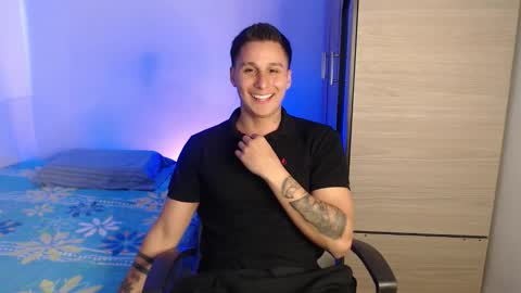 Snapshot of valentinosex_1 chatting on October 2025 09:27:01 PM VALENTINO online show from October 2025 09:27:01 PM