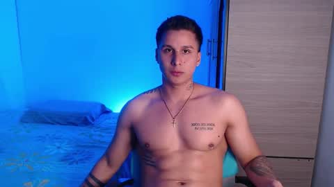 Snapshot of valentinosex_1 chatting on November 2025 02:01:02 AM VALENTINO online show from November 2025 02:01:02 AM