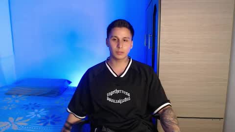 Snapshot of valentinosex_1 chatting on November 2025 11:02:01 PM VALENTINO online show from November 2025 11:02:01 PM