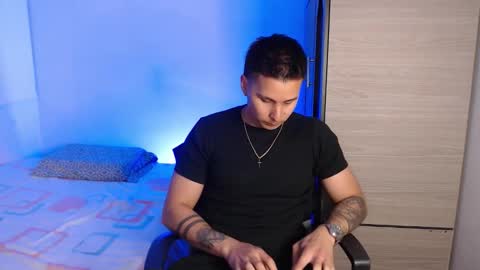 Snapshot of valentinosex_1 chatting on November 2025 09:48:02 PM VALENTINO online show from November 2025 09:48:02 PM