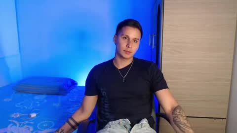 Snapshot of valentinosex_1 chatting on December 2025 09:54:02 PM VALENTINO online show from December 2025 09:54:02 PM