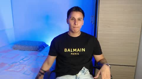 Snapshot of valentinosex_1 chatting on December 2025 09:21:01 PM VALENTINO online show from December 2025 09:21:01 PM