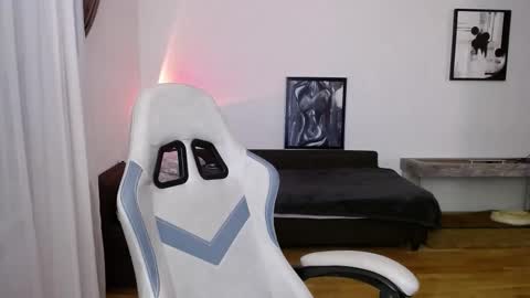 Valentina online show from October 2025 05:24:02 PM