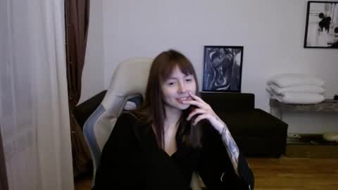 Valentina online show from October 2025 04:09:02 PM