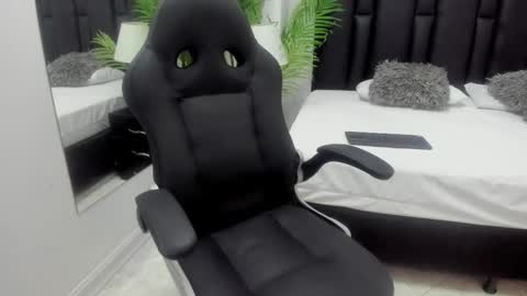 valeri_tafur online show from November 2025 11:10:02 AM