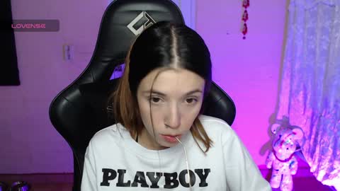 Snapshot of valeria_mendozza chatting on December 2024 04:32:02 AM online show from December 2024 04:32:02 AM