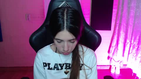 Snapshot of valeria_mendozza chatting on December 2024 08:05:02 AM online show from December 2024 08:05:02 AM