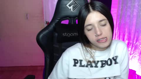 Snapshot of valeria_mendozza chatting on February 2025 05:30:01 AM online show from February 2025 05:30:01 AM