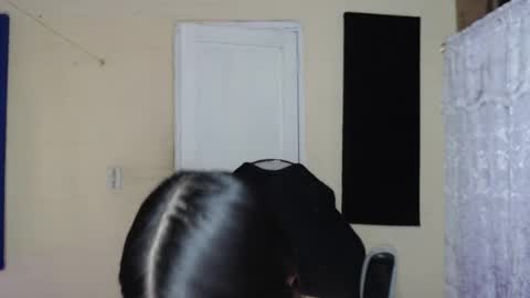 Snapshot of valeria_mendozza chatting on February 2025 10:52:02 PM online show from February 2025 10:52:02 PM