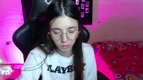 Snapshot of valeria_mendozza chatting on March 2025 04:30:02 AM online show from March 2025 04:30:02 AM