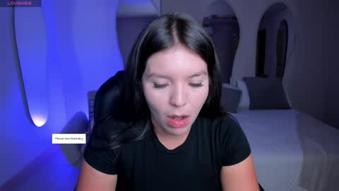 Snapshot of valeriaroldanx chatting on April 2026 11:46:02 PM Valeria online show from April 2026 11:46:02 PM