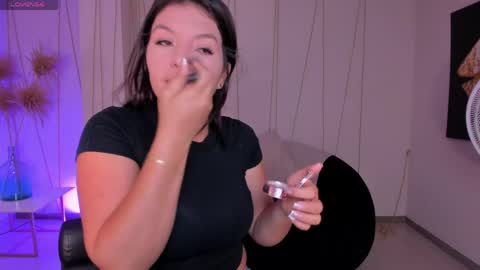 Snapshot of valeriaroldanx chatting on May 2026 11:29:01 AM Valeria online show from May 2026 11:29:01 AM