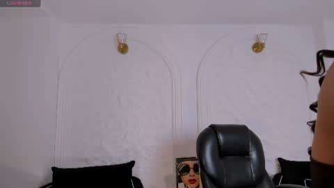 Snapshot of valeriavelvet chatting on June 2026 12:04:02 PM Vale online show from June 2026 12:04:02 PM