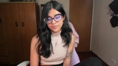 Snapshot of valerie__sky chatting on February 2025 02:55:01 AM Val online show from February 2025 02:55:01 AM