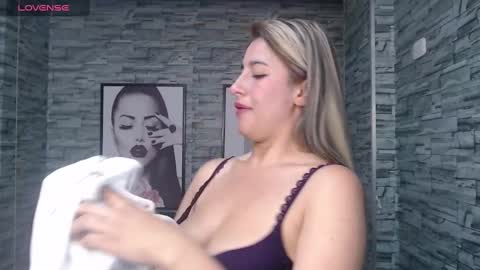 Snapshot of valerie_b chatting on December 2024 04:03:02 PM valerie_b online show from December 2024 04:03:02 PM