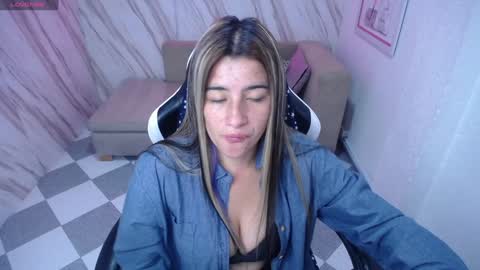 Snapshot of valerie_b chatting on January 2025 02:58:02 AM valerie_b online show from January 2025 02:58:02 AM