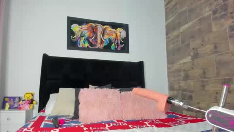 Snapshot of valerie_corthez chatting on October 2025 07:37:02 PM VALERIE online show from October 2025 07:37:02 PM