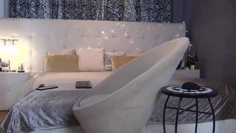 Valerie online show from December 2025 12:23:02 PM