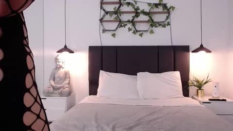 Snapshot of valerigh_ chatting on February 2025 07:29:01 PM VALERI online show from February 2025 07:29:01 PM