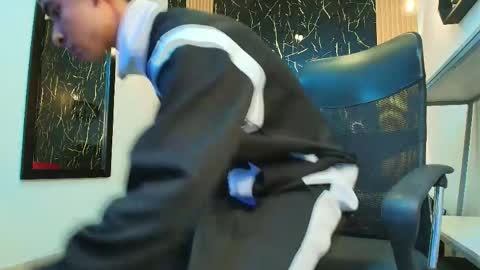 Snapshot of valerihot_1 chatting on May 2026 02:51:02 AM VALERIO online show from May 2026 02:51:02 AM