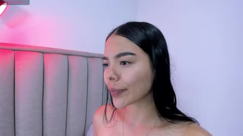 Cris  online show from April 2026 02:04:01 AM