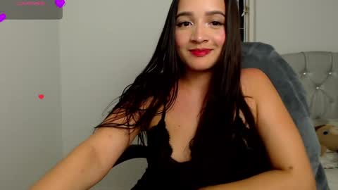 Snapshot of valery_alejo chatting on April 2026 05:11:01 AM valeria online show from April 2026 05:11:01 AM