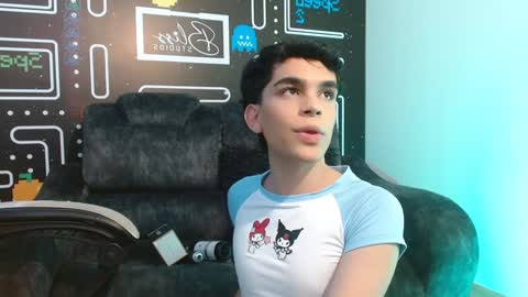 Snapshot of valery_hil chatting on January 2025 07:50:02 PM Thomy online show from January 2025 07:50:02 PM